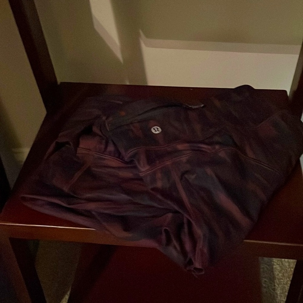 Lululemon Wunder Under Painted Animal Bordeaux Drama Black sz 6